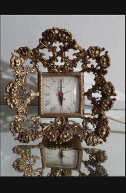 1960's HOLLYWOOD REGENCY BRASS CLOCK 9"×7" ×5"
