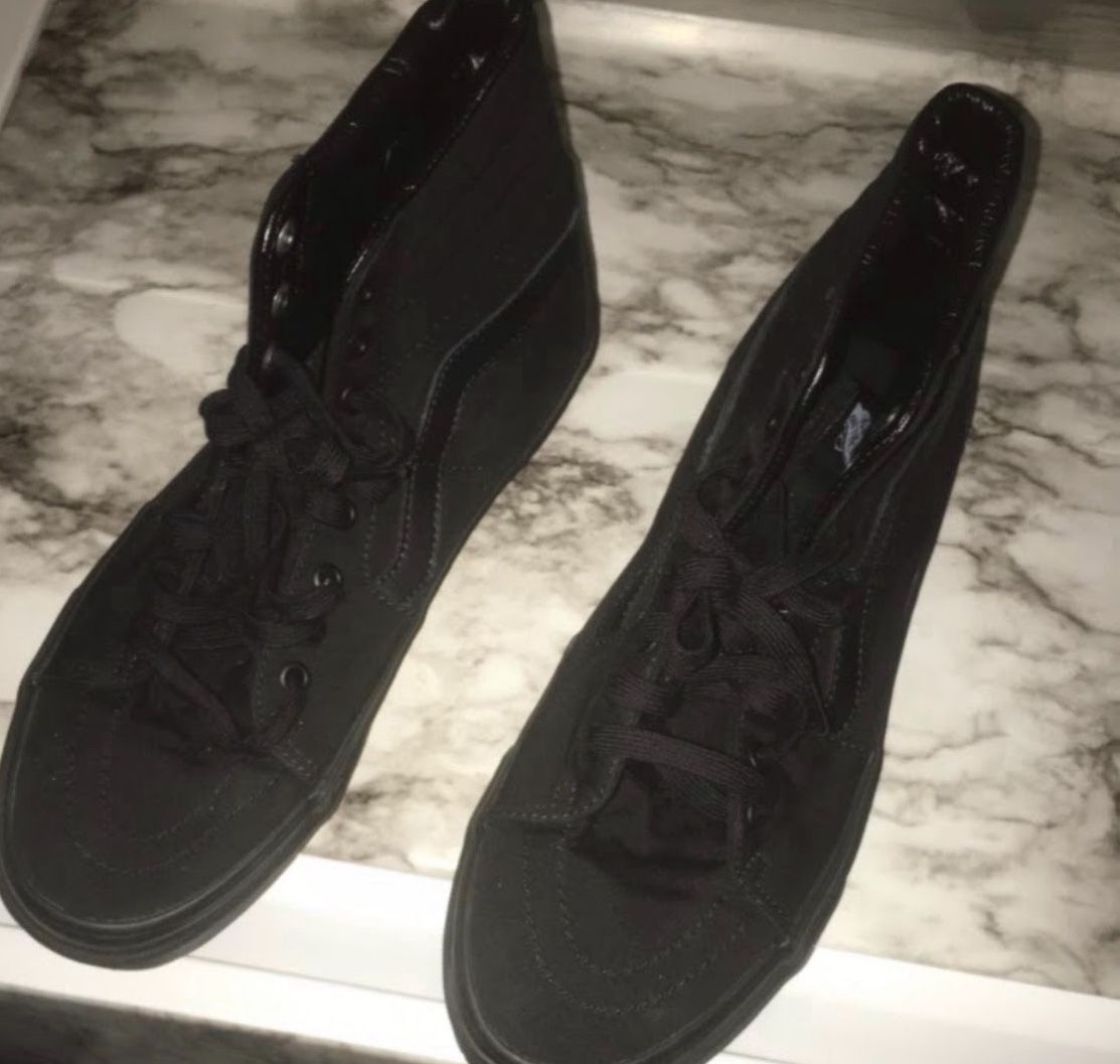 Vans Shoes Size 10 For Sell For 25 Dollars