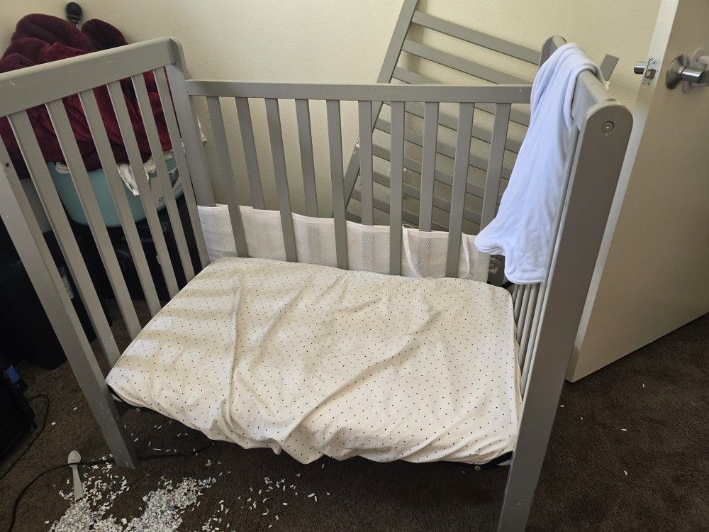 Mini Crib