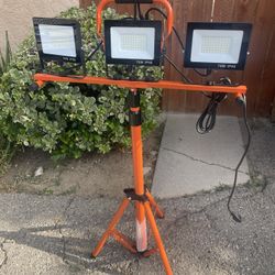 LED Work Light With Adjustable Stand 21000 Lumens 