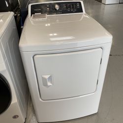 Frigidaire White 6.7 Cu. Ft. Free Standing Electric Dryer 