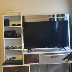Vanity With Mirror And Lights 