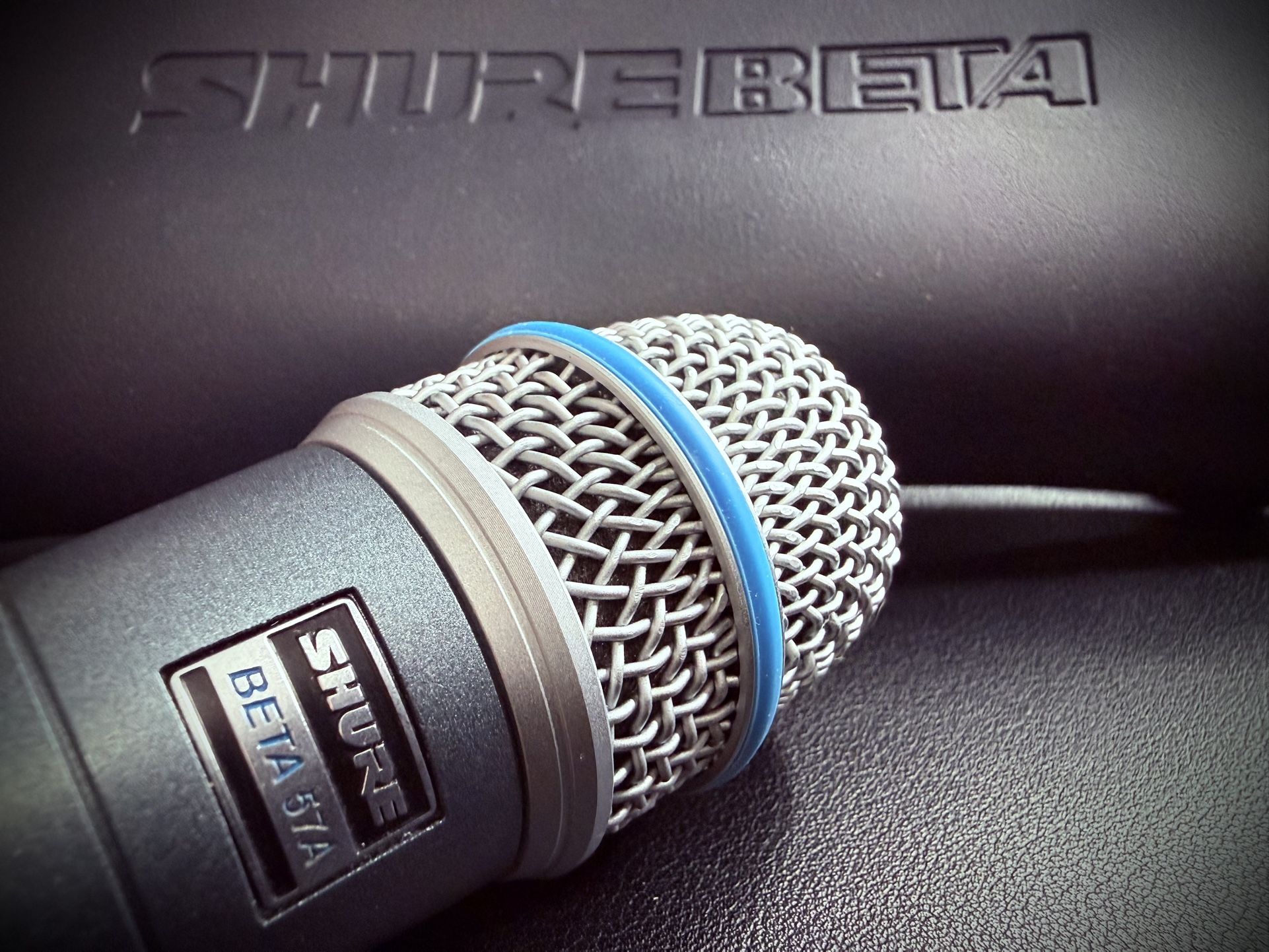 Shure Beta 57A Supercardioid Dynamic Instrument Microphone