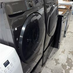Samsung Washer And Dryer Gas With Pedestals 