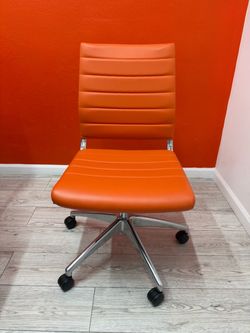 Set of 6 office chairs