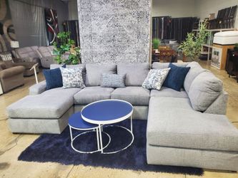 Beautiful Gray Double Chaise Sectional with accent pillows (New)