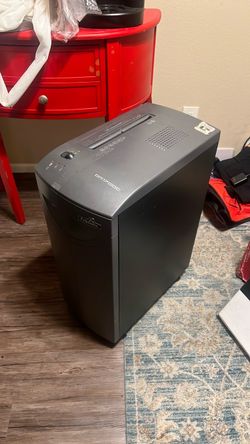 Innovative Fellowes DM-17Cs paper shredder