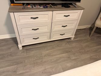 Hillview Ivory Oak 6-Drawer Dresser