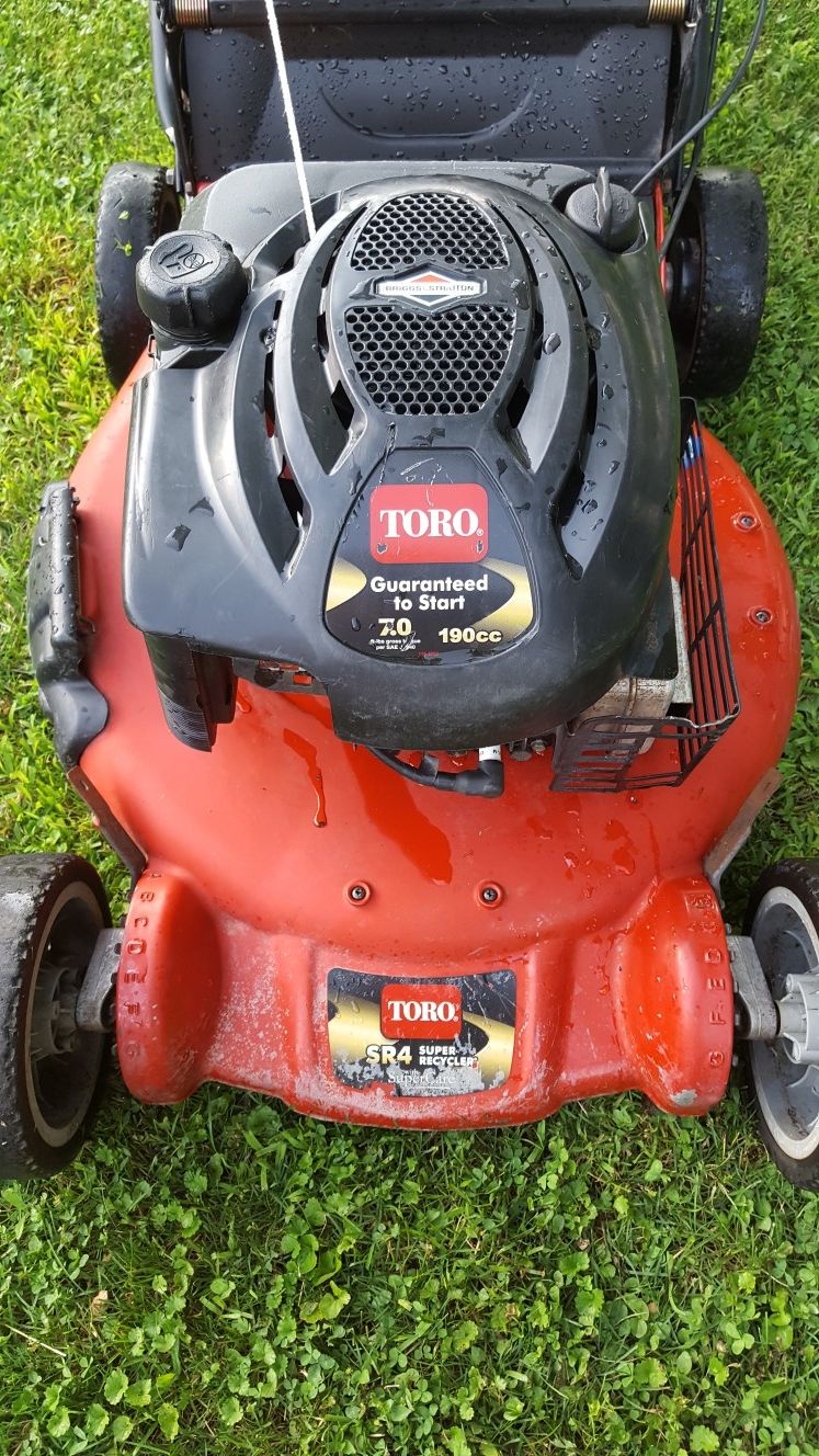 Toro SR4 Self-propelled Super Recycler w/Bag