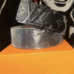 Designer belts (READ DISC)