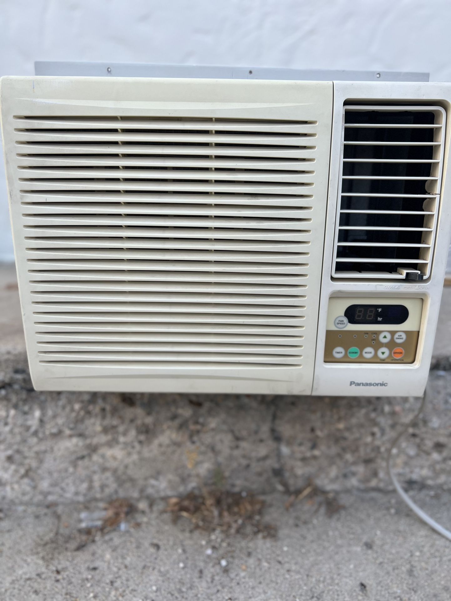 Window AC W/remote 8000btu