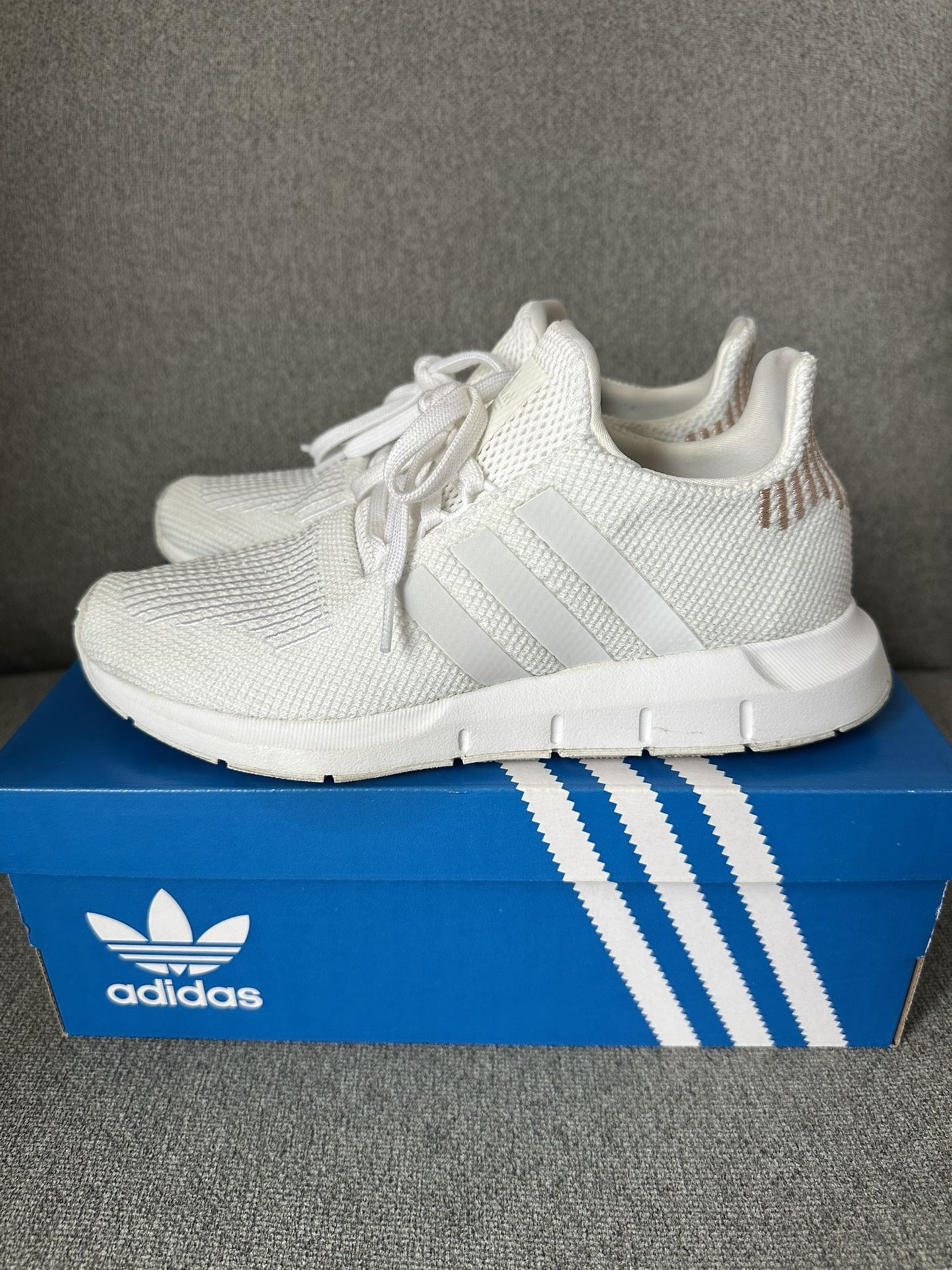 Adidas Swift Run Women’s Size 5 1/2