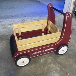 Radio Flyer Classic Walker Wagon 