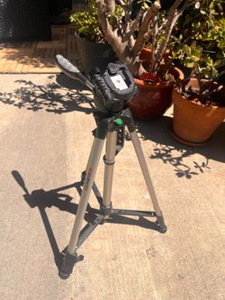 Tri-pod