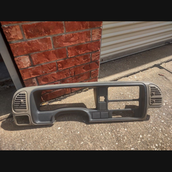 95-98 GMC/Chevy RADIO/AC Bezel * beige* OBS