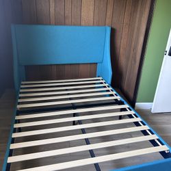 Full size bed frame - turquoise 