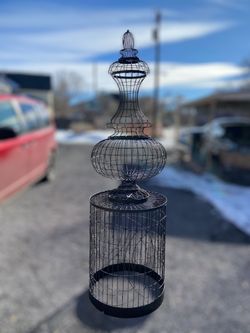 Metal Topiary / Yard Trellis Planter / Decoration