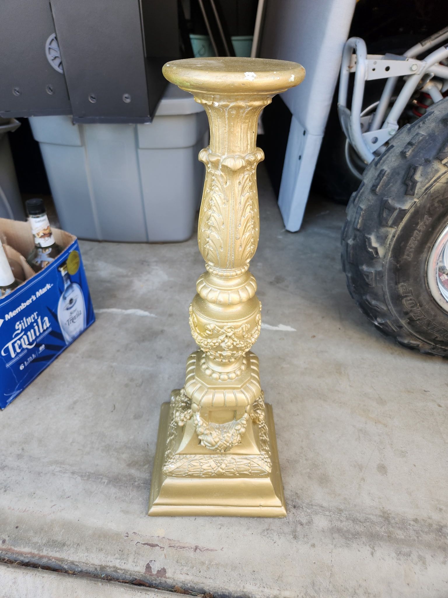 Gold Centerpiece Flower Stand