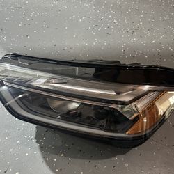 2017-2019 Audi Q5 2017-2019 Left Headlight 80a941033