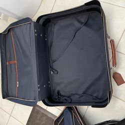 Luggage Set Of Two (27x18x8)
