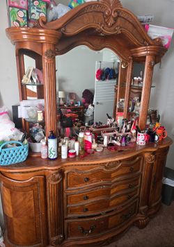 9 Drawer Brown Vanity With Mirror