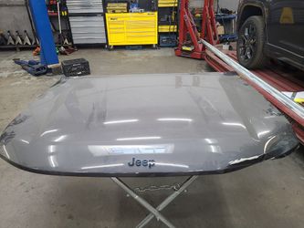 Hood Jeep Grand Cherokee 2021-2024