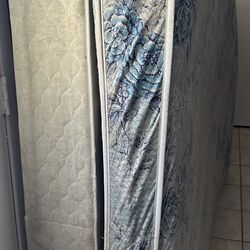 Queen bed and Box Spring