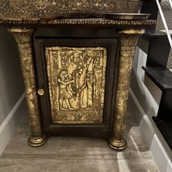 Egyptian Hutch