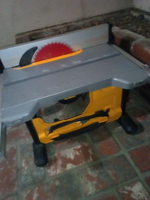 DeWalt Table Saw