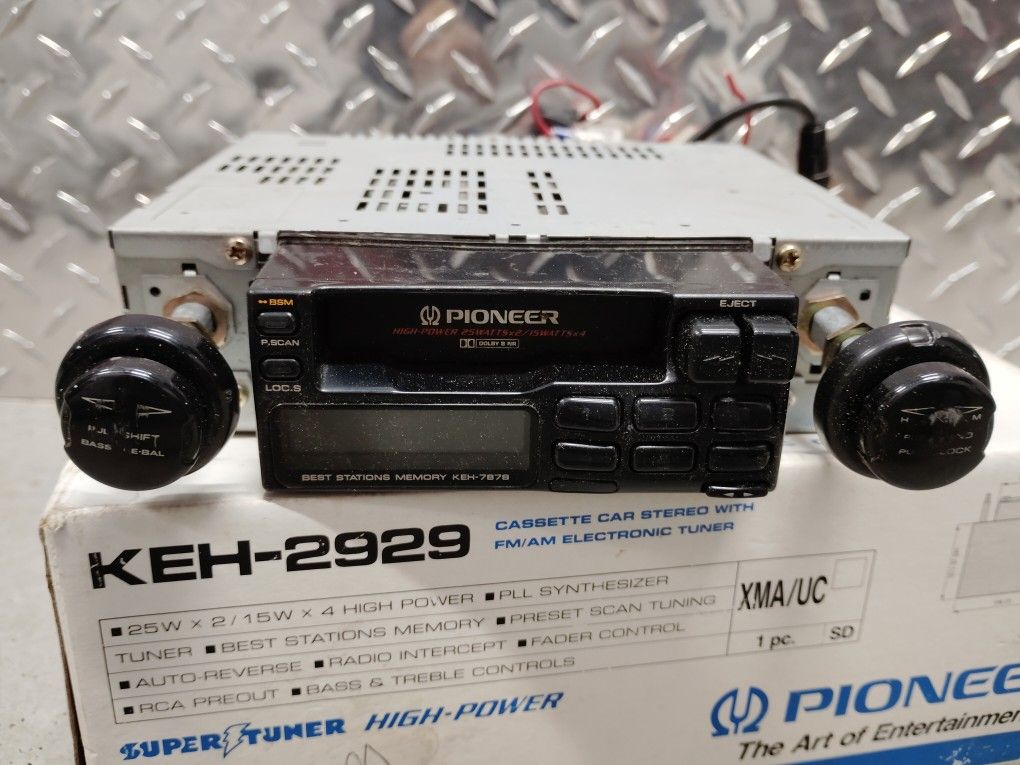 Pioneer KEH-2929 Vintage 2-Knob AM/FM Cassette Car Stereo w/ Box – Missing Plate