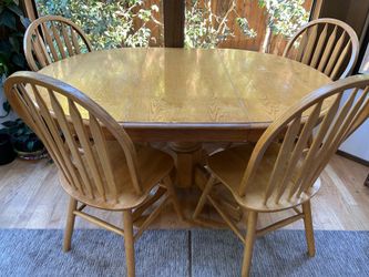 Dinning Table with 4 Chairs