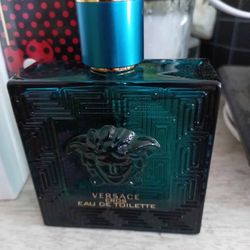 Mens And Woman’s Perfume And Cologne 