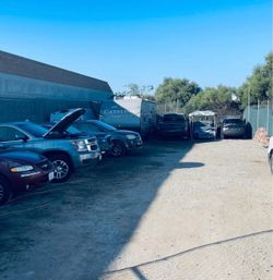 Rento espacio. Para trabajo carrocería pintura  o mecánica o  trailas parking