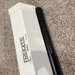 Projector Screen Da-Lite 122” wide