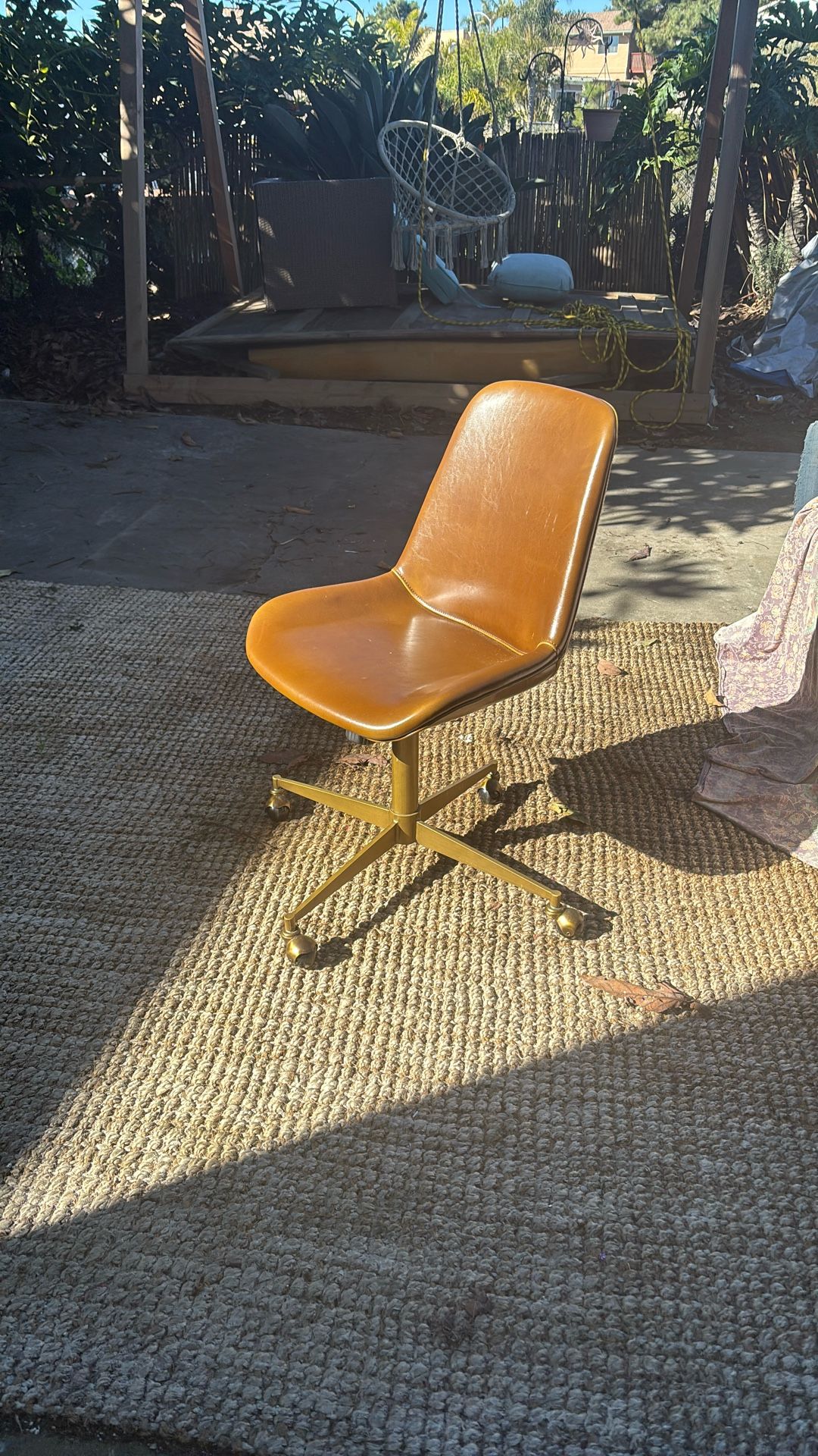 LEATHER OFFICE CHAIR