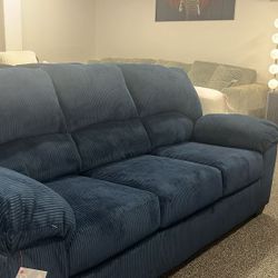 SimpleJoy Sofa
Ashley Furniture$10 Down Payment And Financing Available