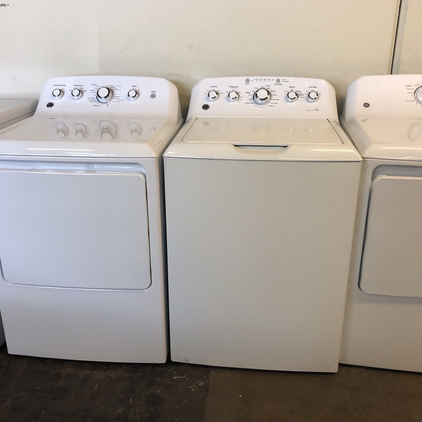 Ge Top Load Washer With Agitator And Gas Dryer Set 