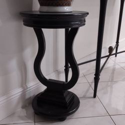 Round Regency Style Occasional End Table.