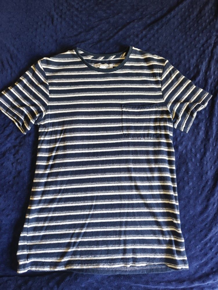 Outerkown Stripped Shirt Small