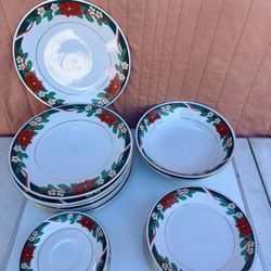 Vintage Tienshan Deck the Halls Christmas Dinnerware Set 26 Pcs. Poinsettias For 8 Guests