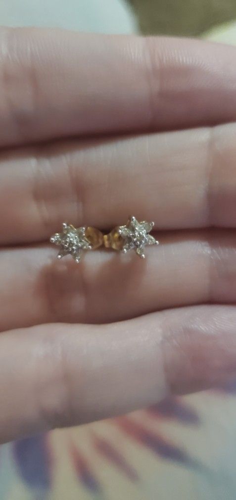 14k Gold Diamond Earrings