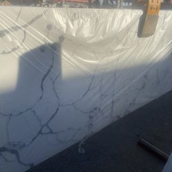 New Counter Top Quartz Calaccata Fantom White 110” X 42”