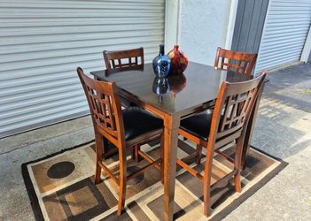 Set of 4 Swivel Bar Stools – Solid Wood & Padded Seats!