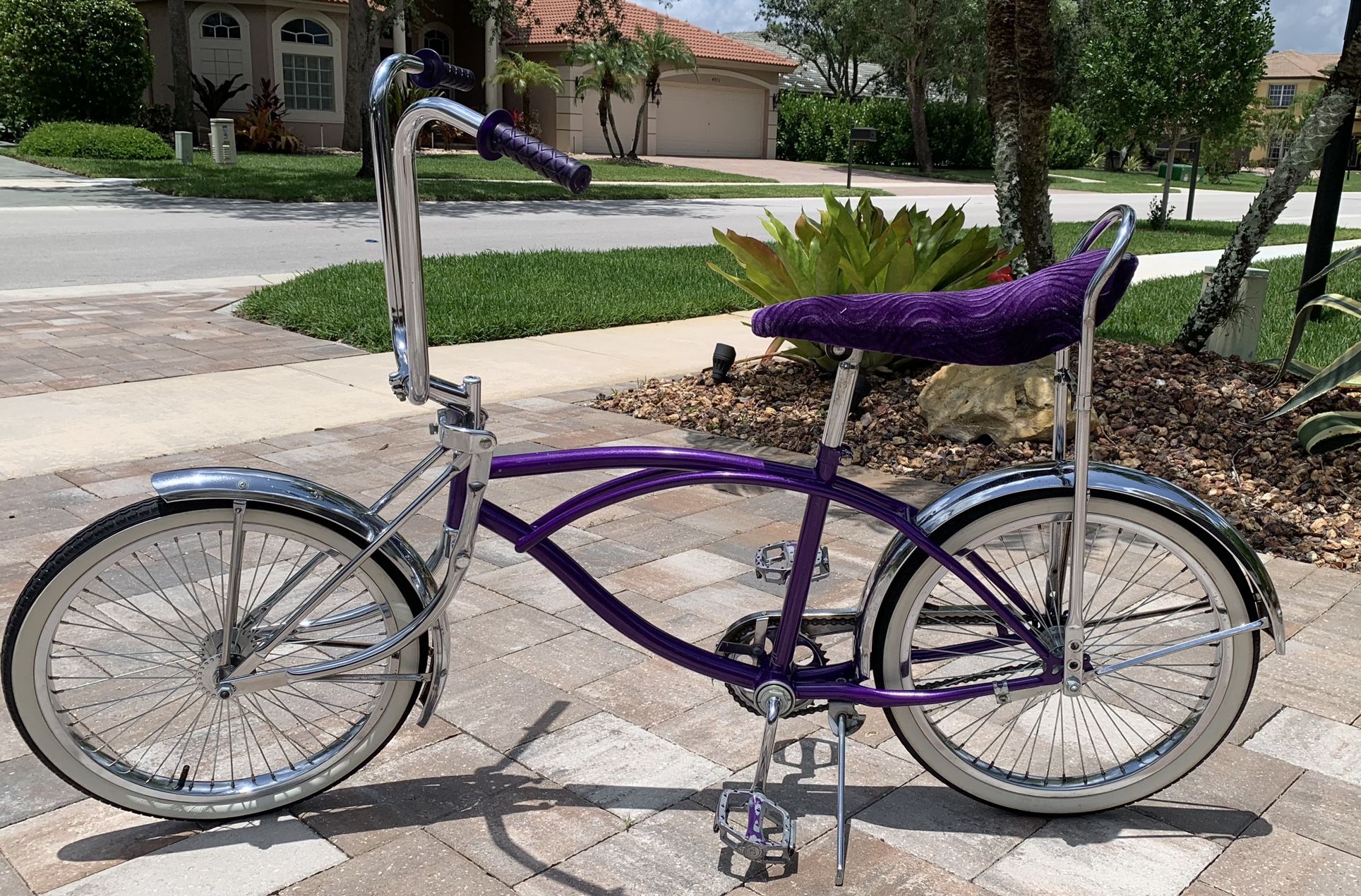 purple lowrider bicycle 12 Purple rims to match the beautiful color of the purple frame truly makes this bike stand out from all the others Lowrider Bikes: Familia y Cultura