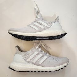 ADIDAS ULTRA BOOST 1.0 WOMENS 
SIZE 8 women
Pre-owned
100 percent authentic 
Sold as is
Ship the same business day
SKUKC10
