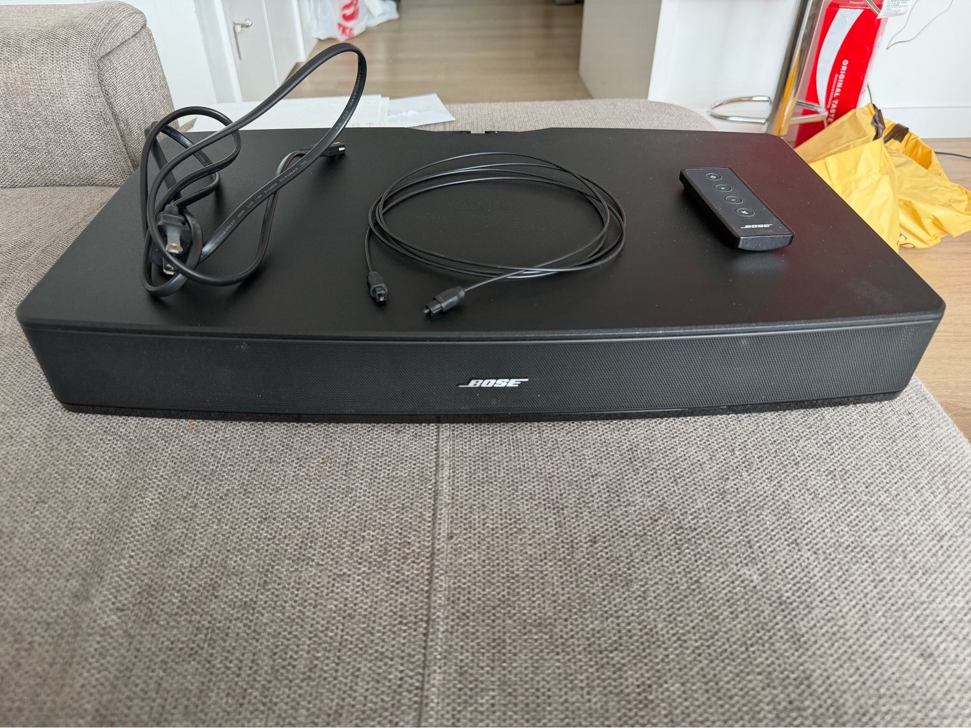 Bose Solo TV soundbar with Remote and Cables (including optical cable for free)