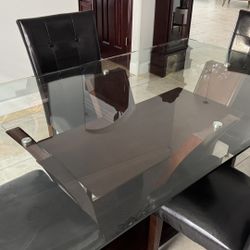 Dining Room Table with 4 leather chairs