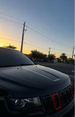 Jeep Grand Cherokee Hood