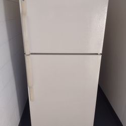 Nice Clean Fridge, delivery available!!!