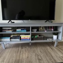 MADEDA GREY ENTERTAINMENT CENTER/ TV STAND